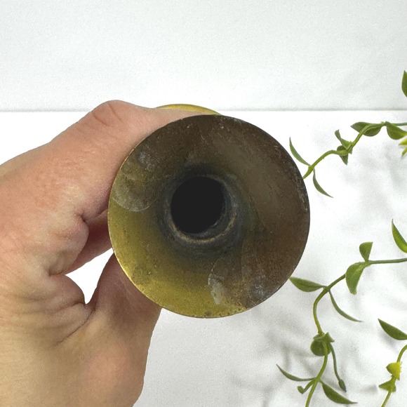 Vintage brass bud vase: 7.5" tall solid brass flare top - Picture 8 of 8